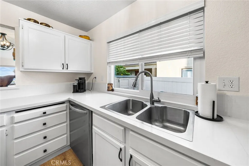 19 Calle Sol, San Clemente, California 92672 home-pic-16