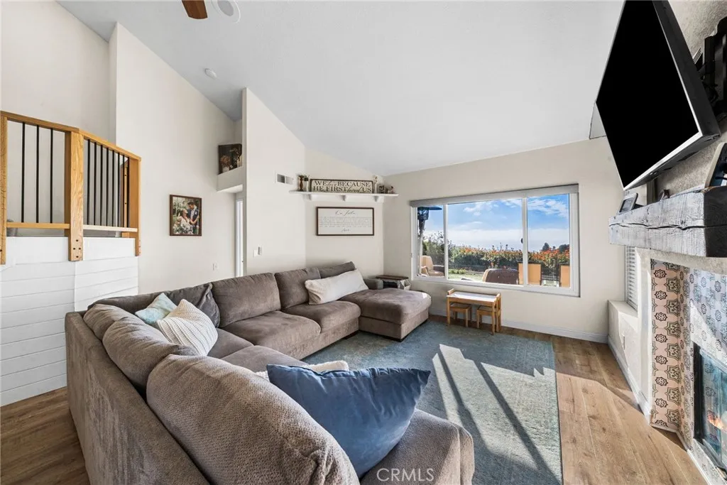 19 Calle Sol, San Clemente, California 92672 home-pic-6