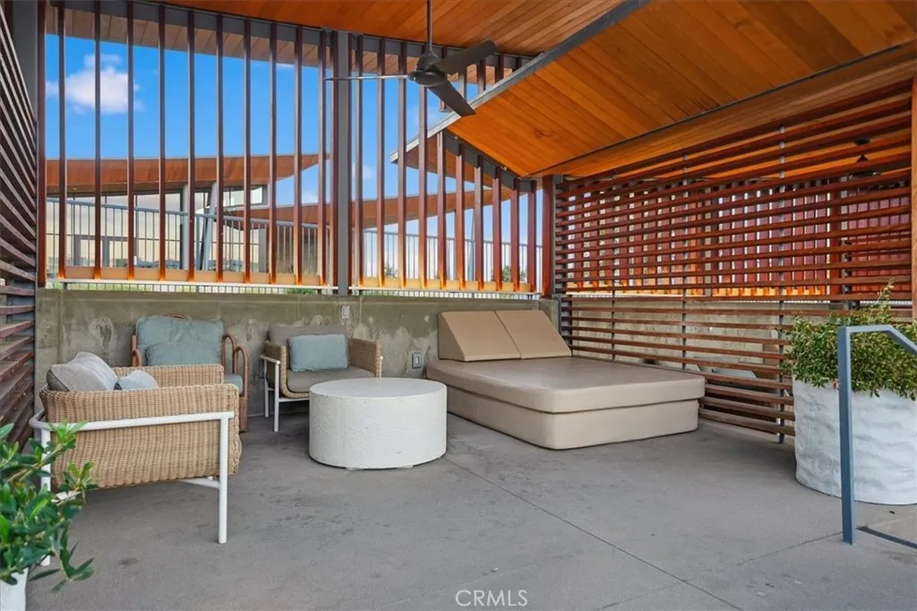 27317 Bear Creek Lane, Valencia, California 91381 home-pic-31