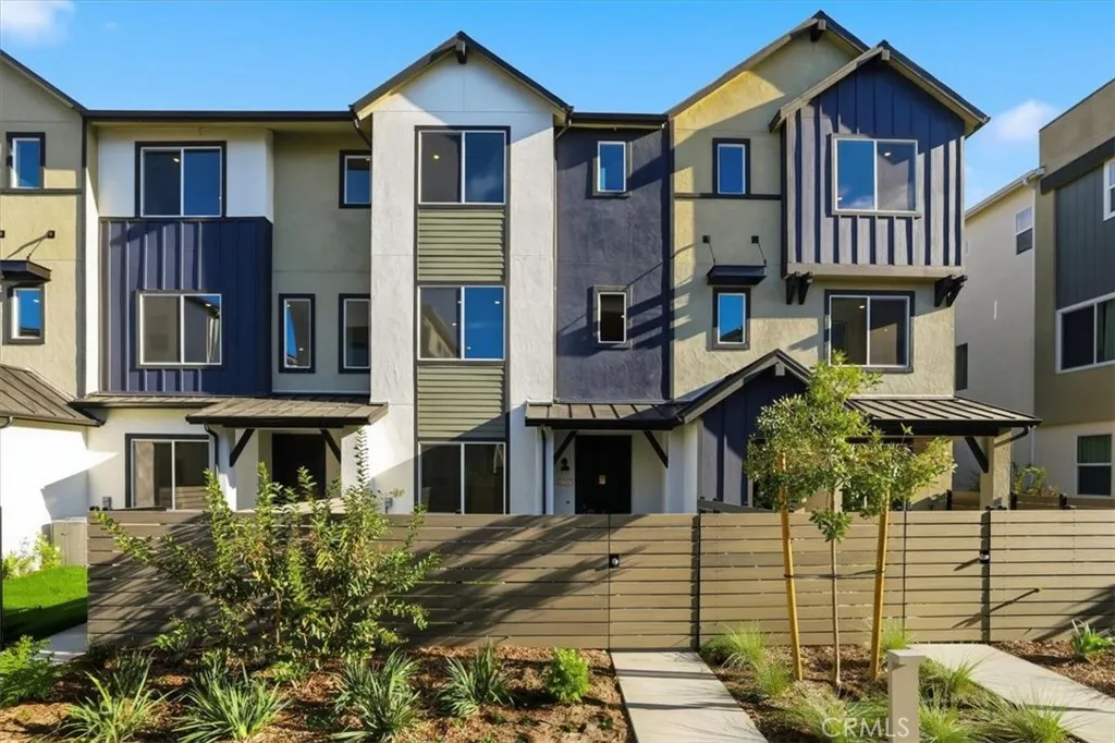 27317 Bear Creek Lane, Valencia, California 91381 home-pic-0