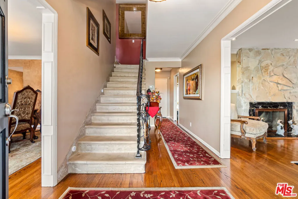 4152 Mount Vernon Drive, View Park, California 90008 home-pic-2