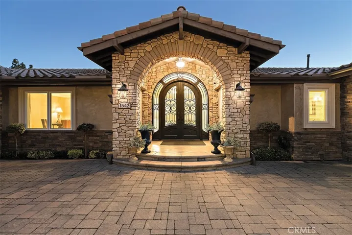 1542 La Loma, North Tustin, California 92705