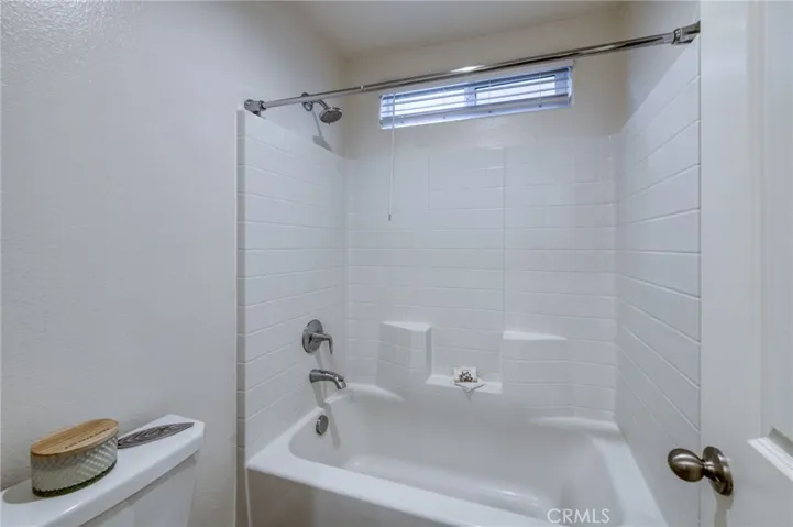 116 Aria Avenue S, Madera, California 93636
