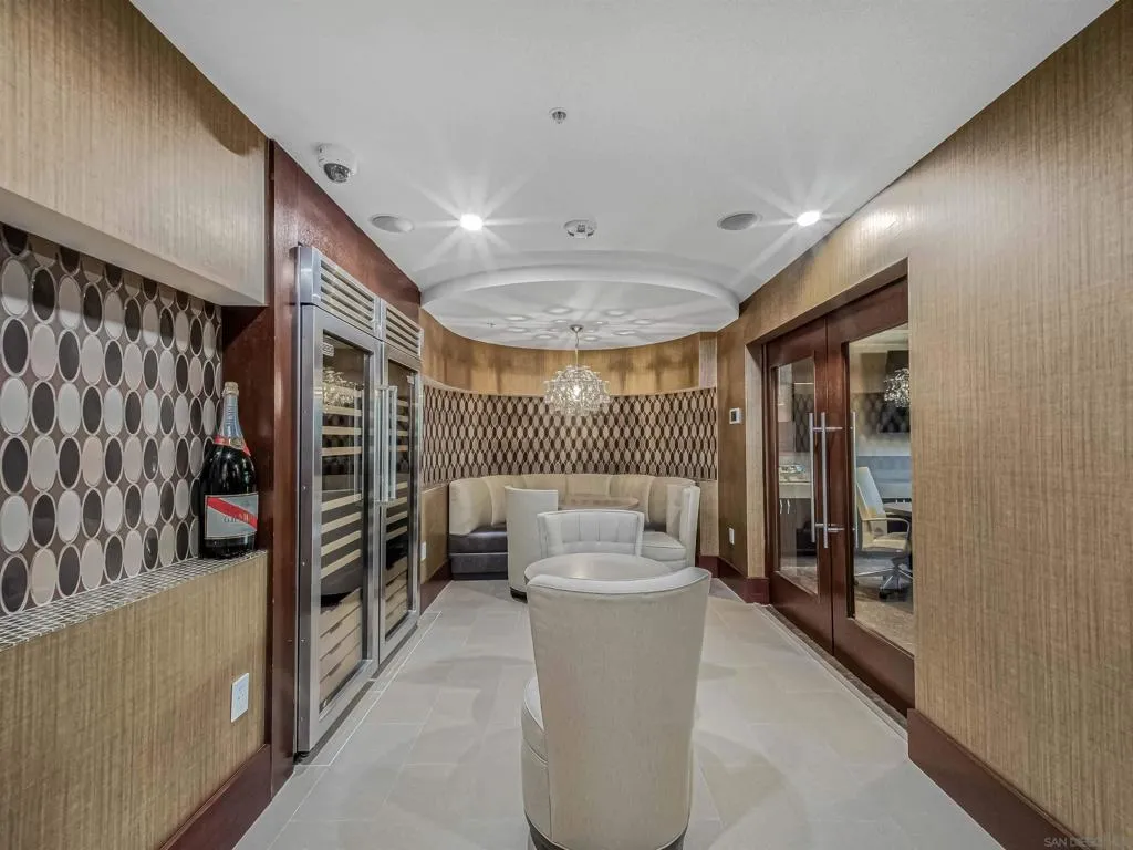 1325 Pacific Hwy 107, San Diego, California 92101 home-pic-33