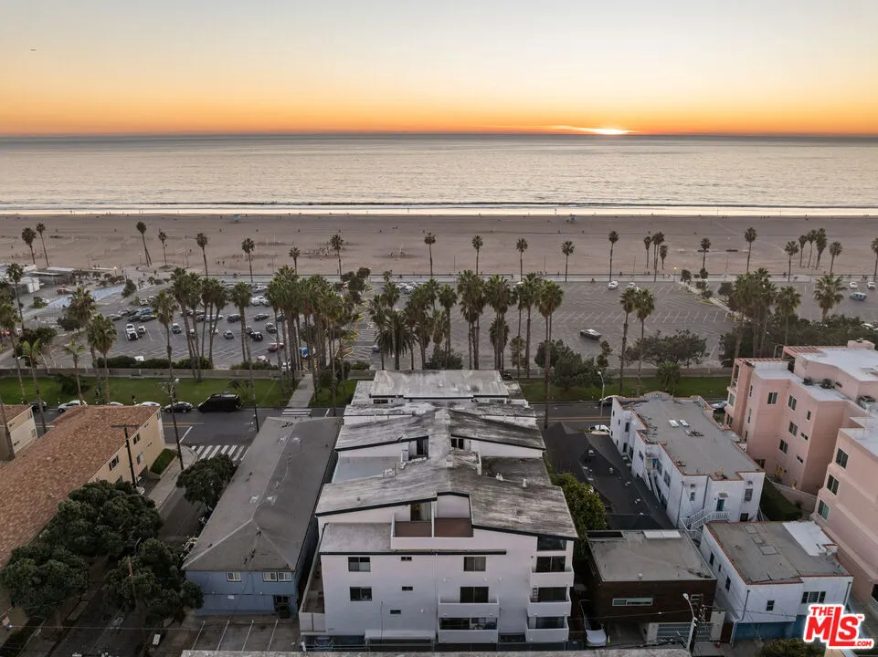 2221 Ocean Avenue 101, Santa Monica, California 90405 home-pic-21