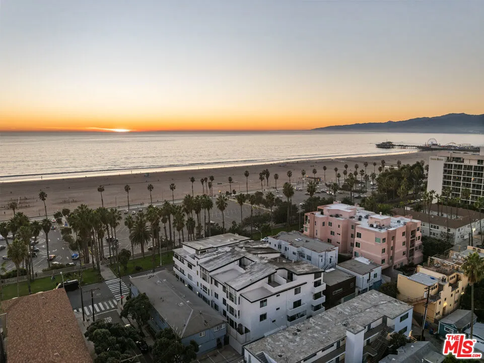 2221 Ocean Avenue 101, Santa Monica, California 90405 home-pic-18