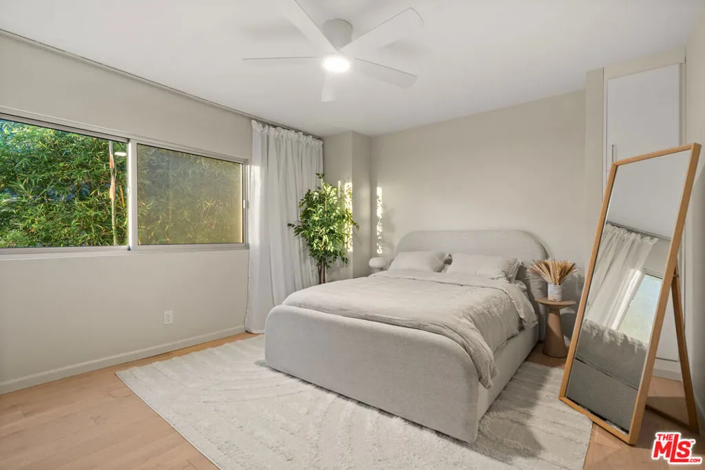 2221 Ocean Avenue 101, Santa Monica, California 90405 home-pic-13