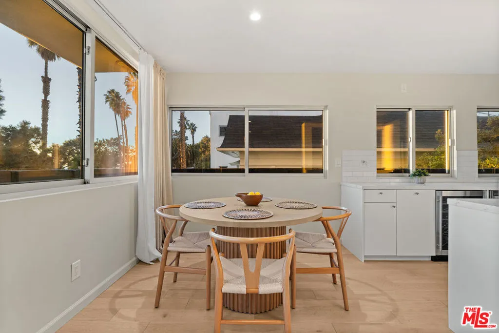 2221 Ocean Avenue 101, Santa Monica, California 90405 home-pic-5