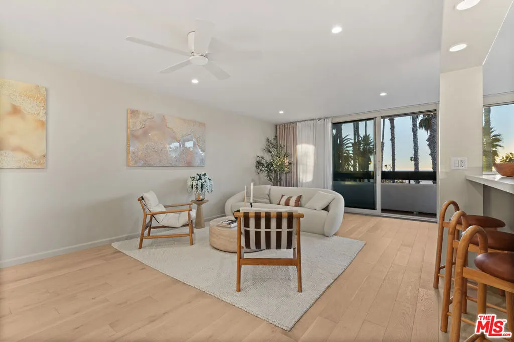 2221 Ocean Avenue 101, Santa Monica, California 90405 home-pic-8