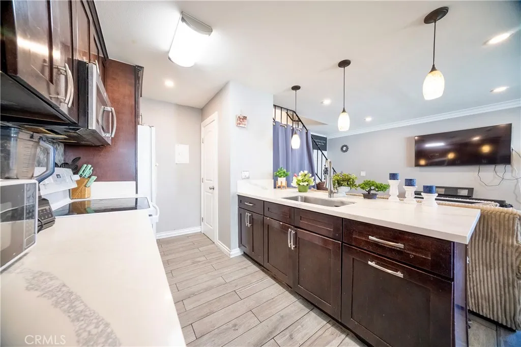 639 Avenida Del Platino, Newbury Park, California 91320 home-pic-7