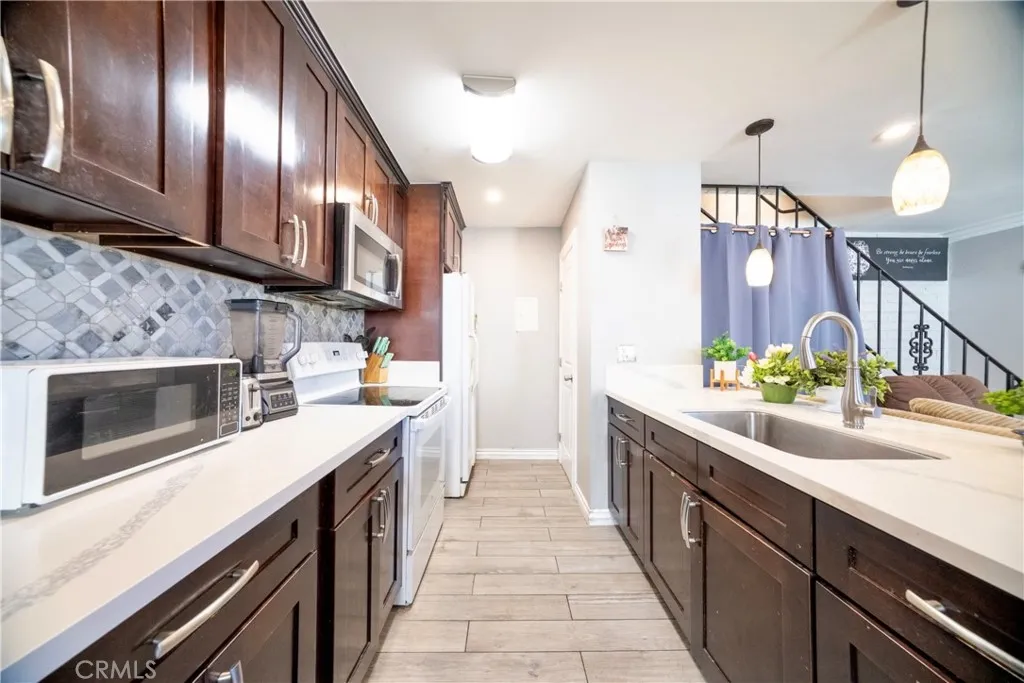 639 Avenida Del Platino, Newbury Park, California 91320 home-pic-11