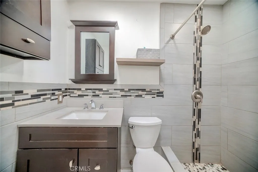 639 Avenida Del Platino, Newbury Park, California 91320 home-pic-12