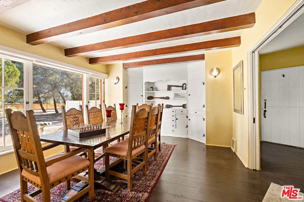 15617 Mondamon Road, Apple Valley, California 92307 home-pic-17