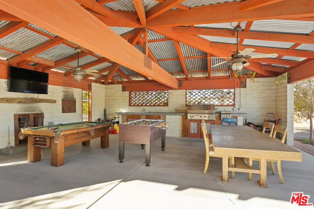 15617 Mondamon Road, Apple Valley, California 92307 home-pic-34