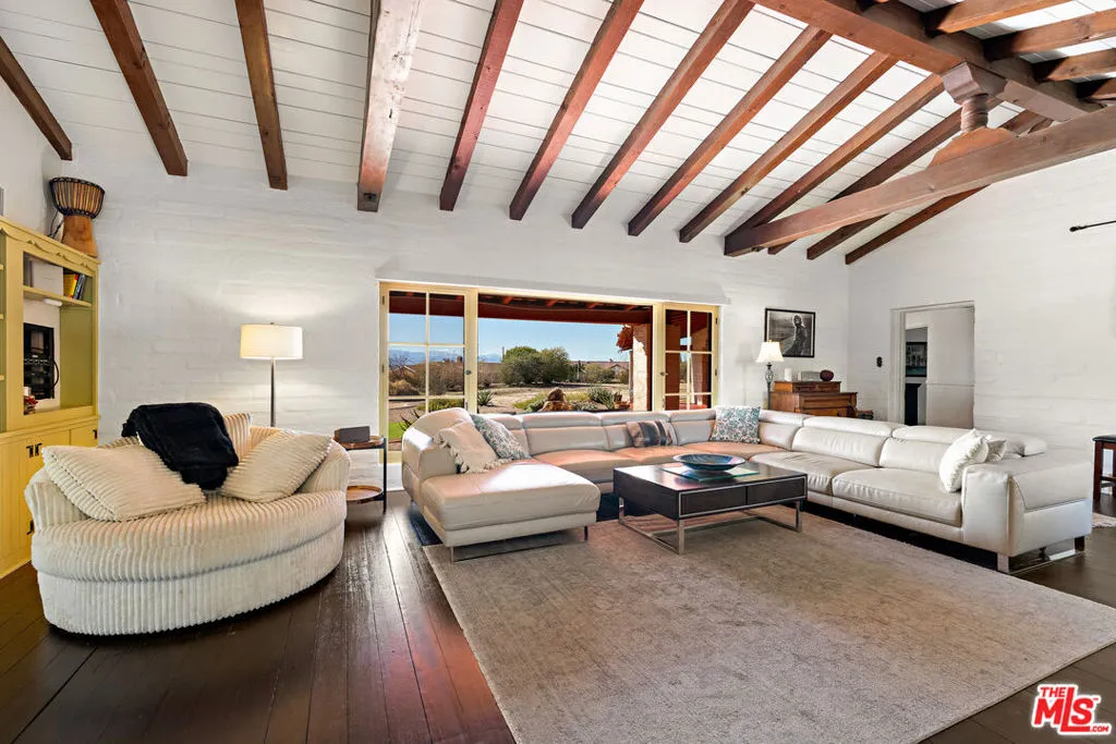 15617 Mondamon Road, Apple Valley, California 92307 home-pic-11