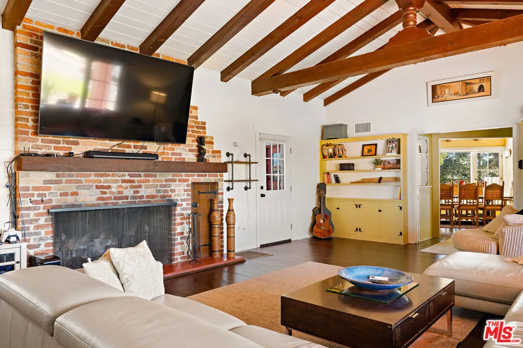 15617 Mondamon Road, Apple Valley, California 92307 home-pic-7