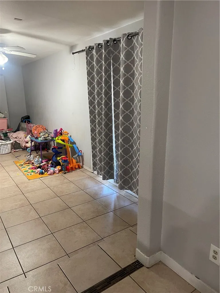 14327 Rodeo Drive, Victorville, California 92395 home-pic-23