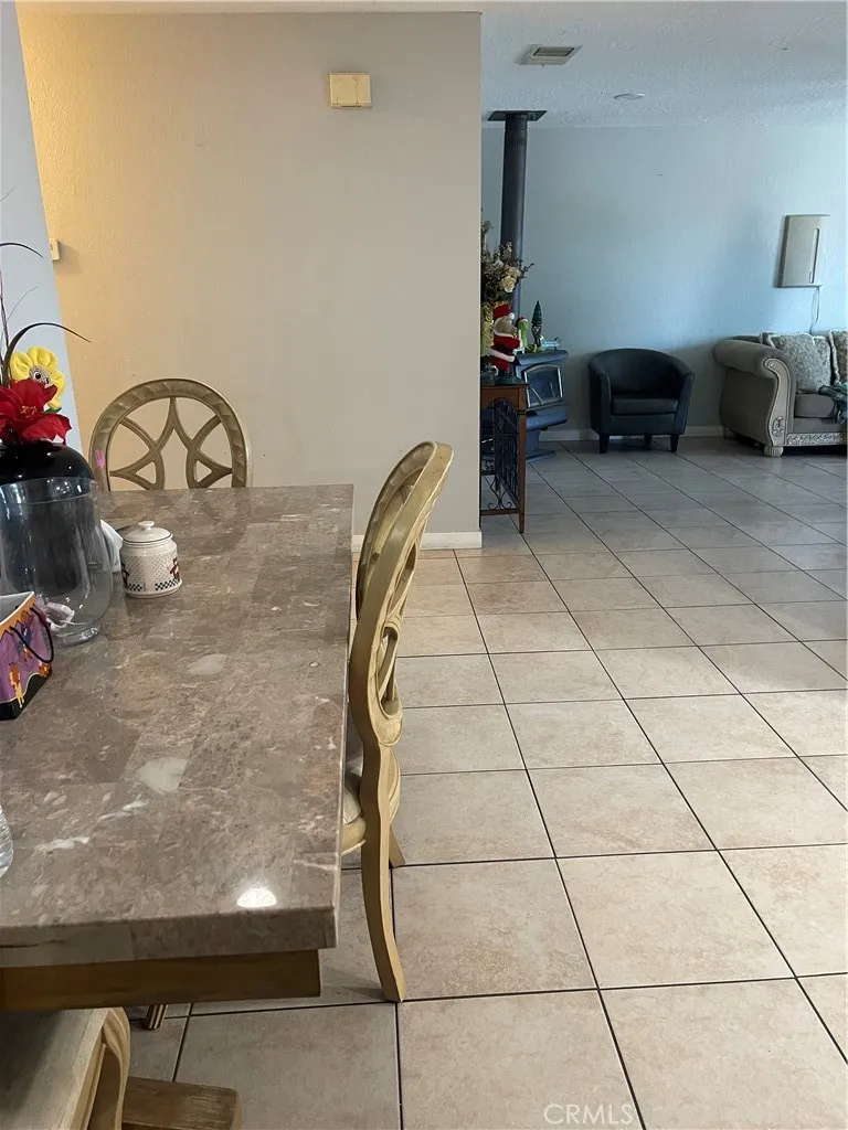 14327 Rodeo Drive, Victorville, California 92395 home-pic-21