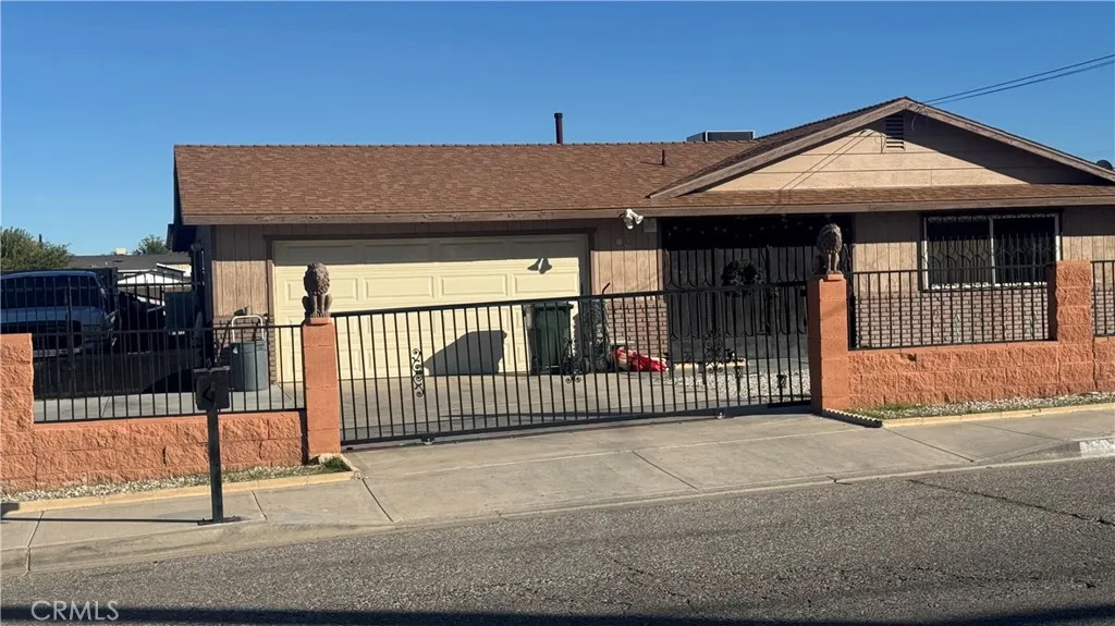 14327 Rodeo Drive, Victorville, California 92395 home-pic-3