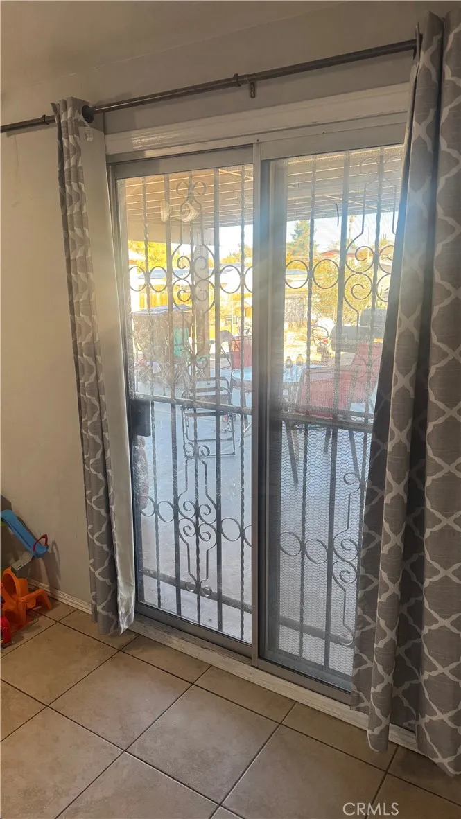 14327 Rodeo Drive, Victorville, California 92395 home-pic-36