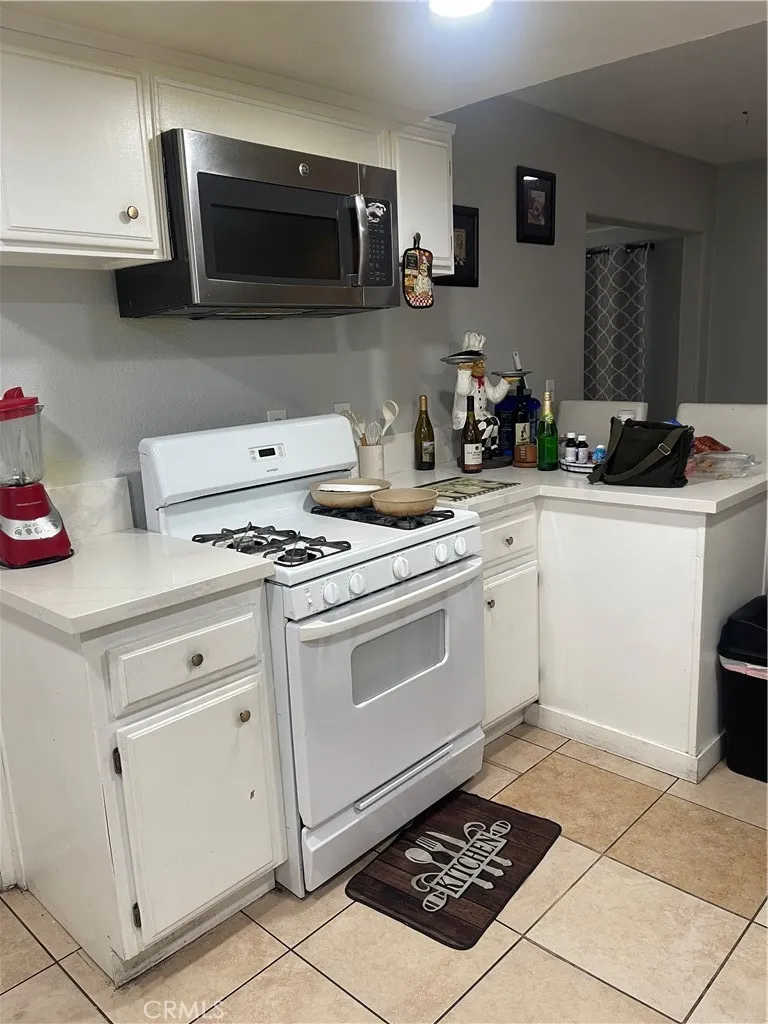 14327 Rodeo Drive, Victorville, California 92395 home-pic-26