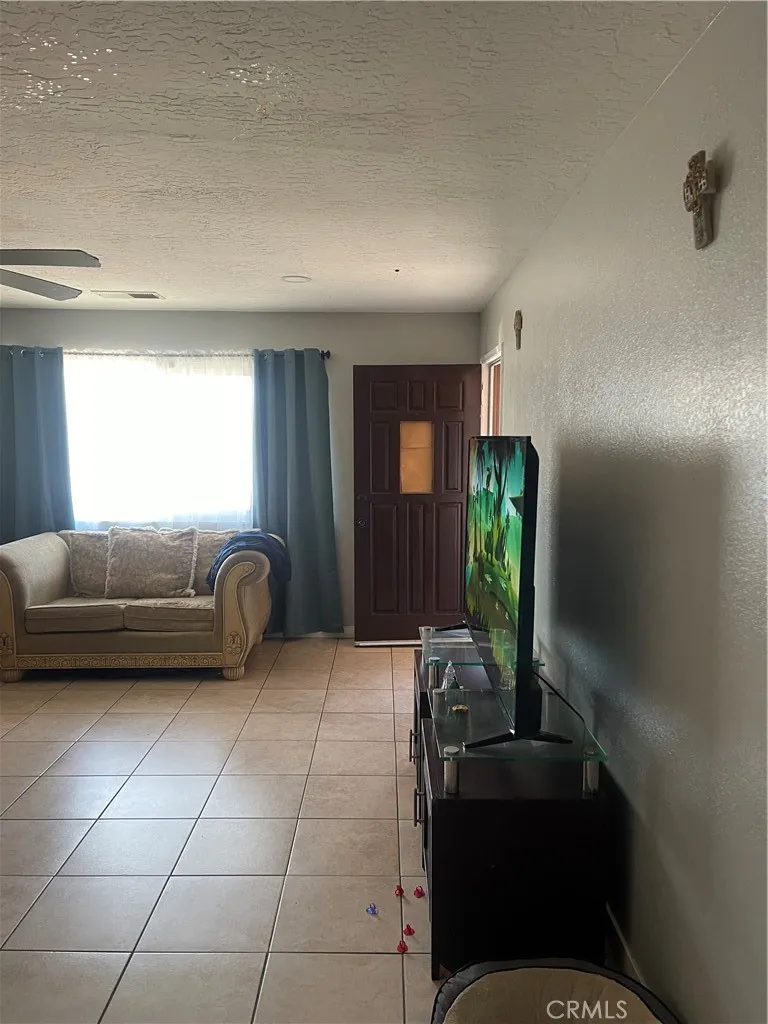 14327 Rodeo Drive, Victorville, California 92395 home-pic-28
