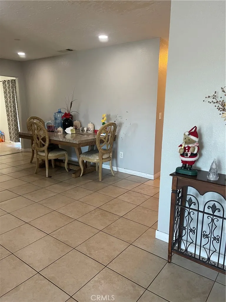 14327 Rodeo Drive, Victorville, California 92395 home-pic-31