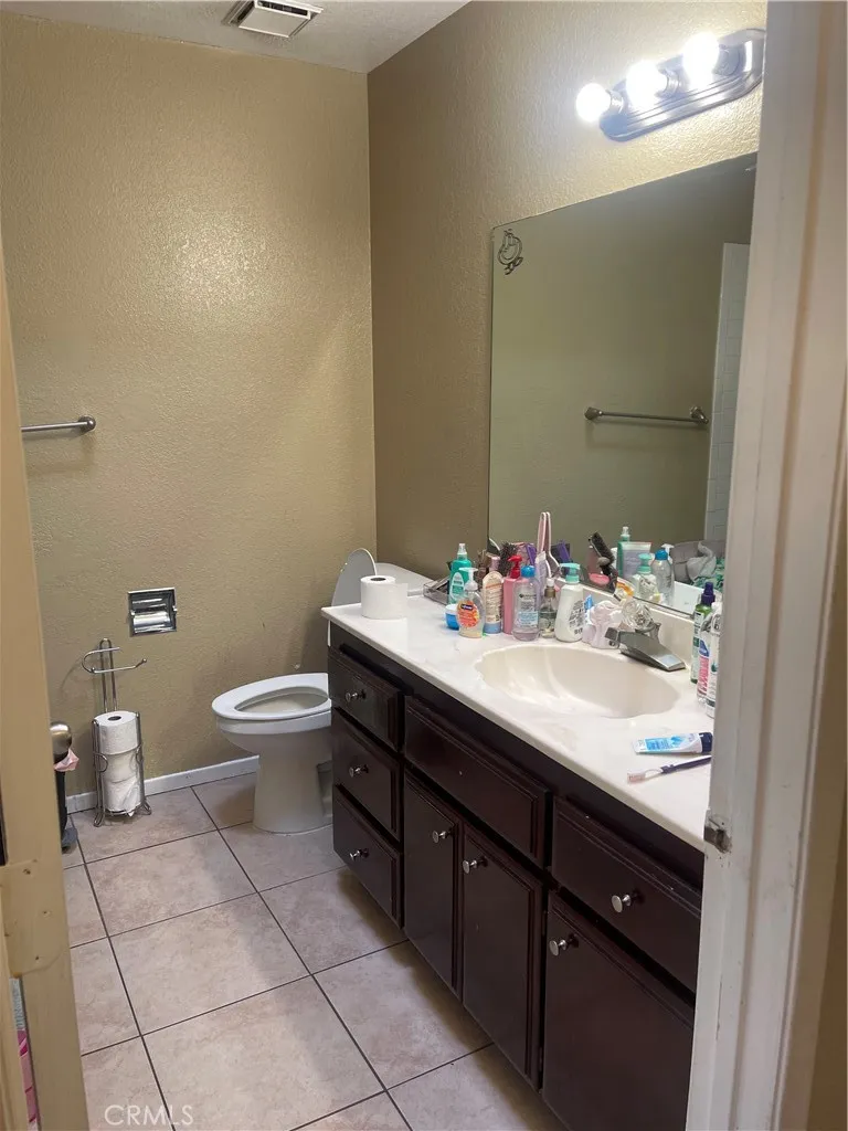 14327 Rodeo Drive, Victorville, California 92395 home-pic-22