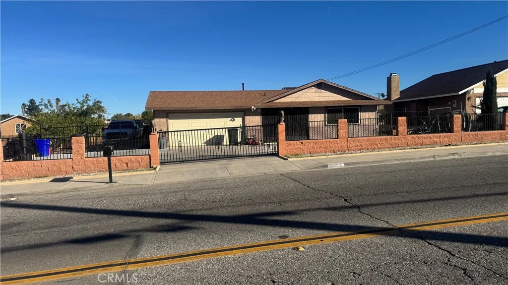 14327 Rodeo Drive, Victorville, California 92395 home-pic-0