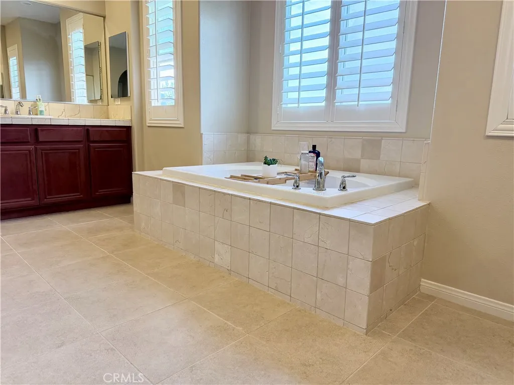 32102 Elk Grove Court, Temecula, California 92592 home-pic-36