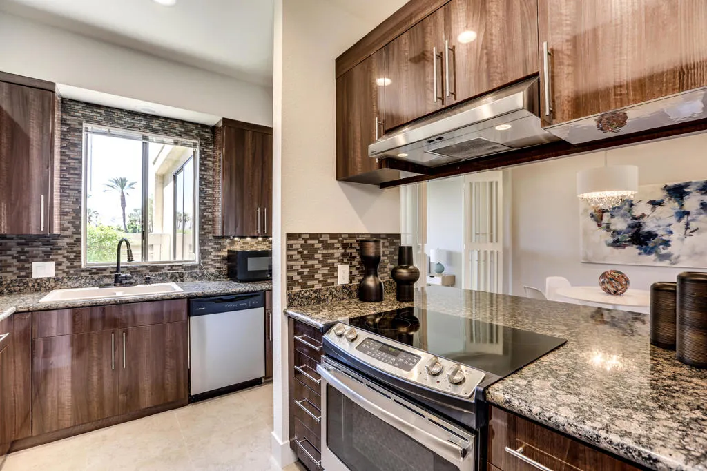 136 Desert West Drive, Rancho Mirage, California 92270 home-pic-19