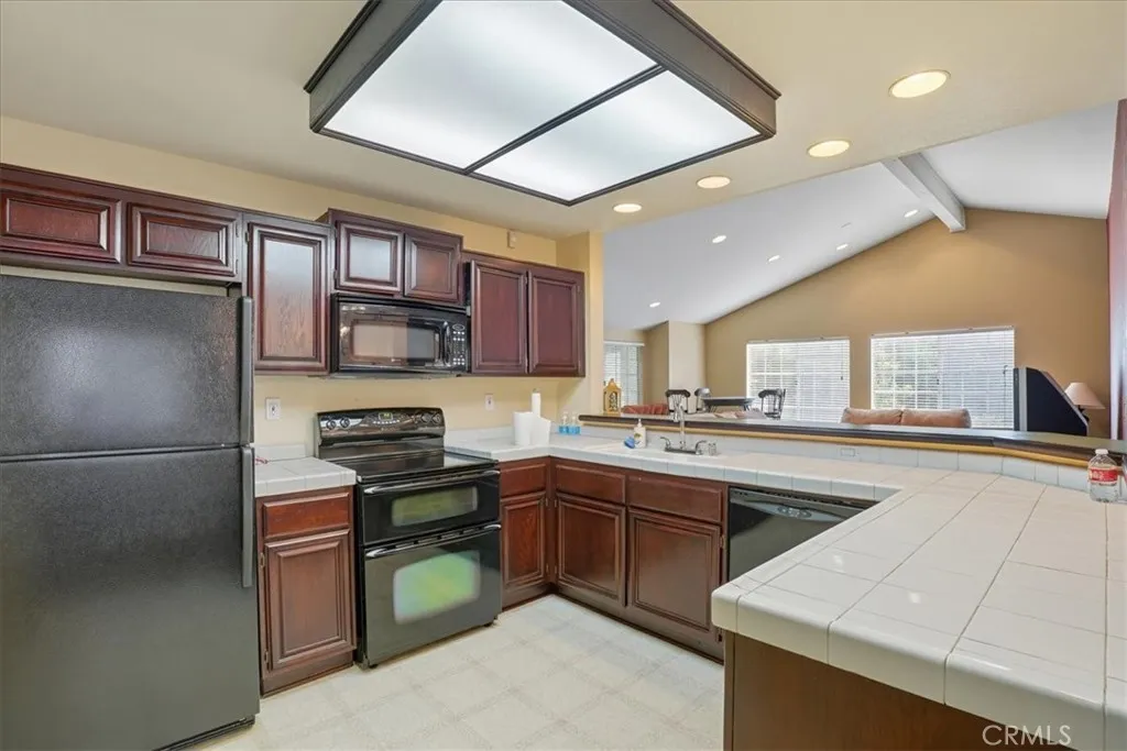 5805 Oak Bend 302, Oak Park, California 91377 home-pic-20