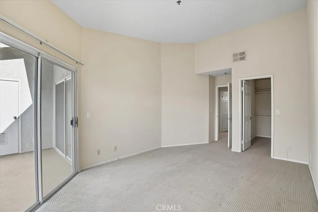 5805 Oak Bend 302, Oak Park, California 91377 home-pic-12