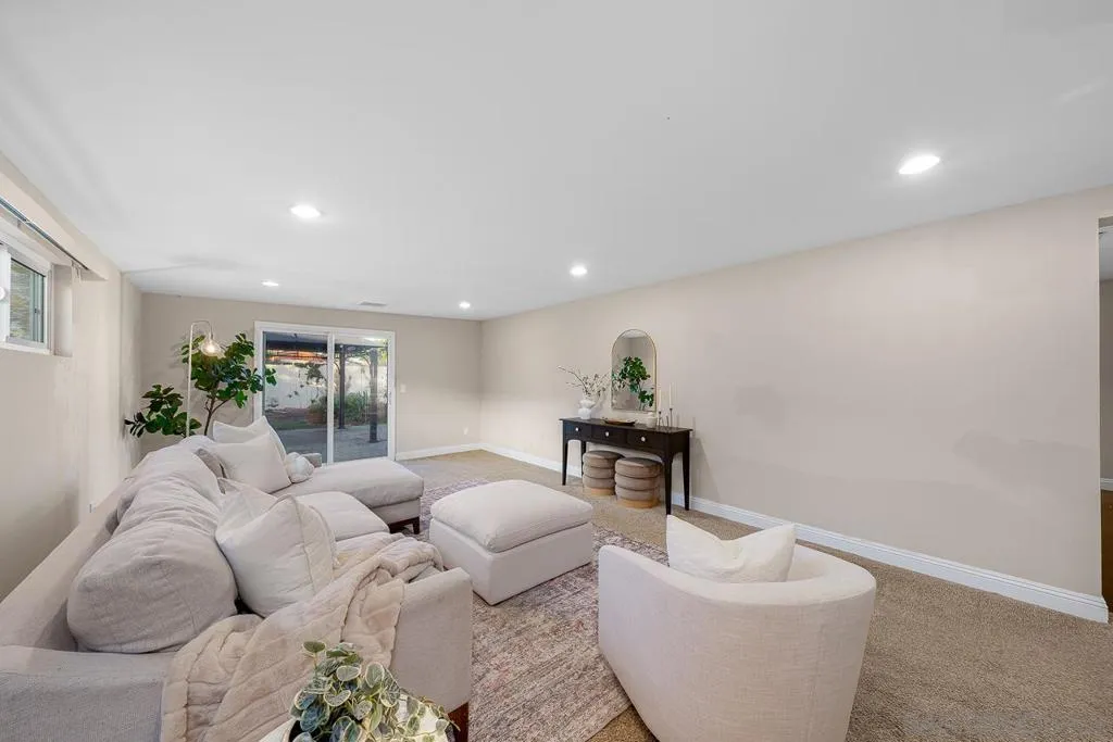 3642 Conrad Avenue, San Diego, California 92117 home-pic-17