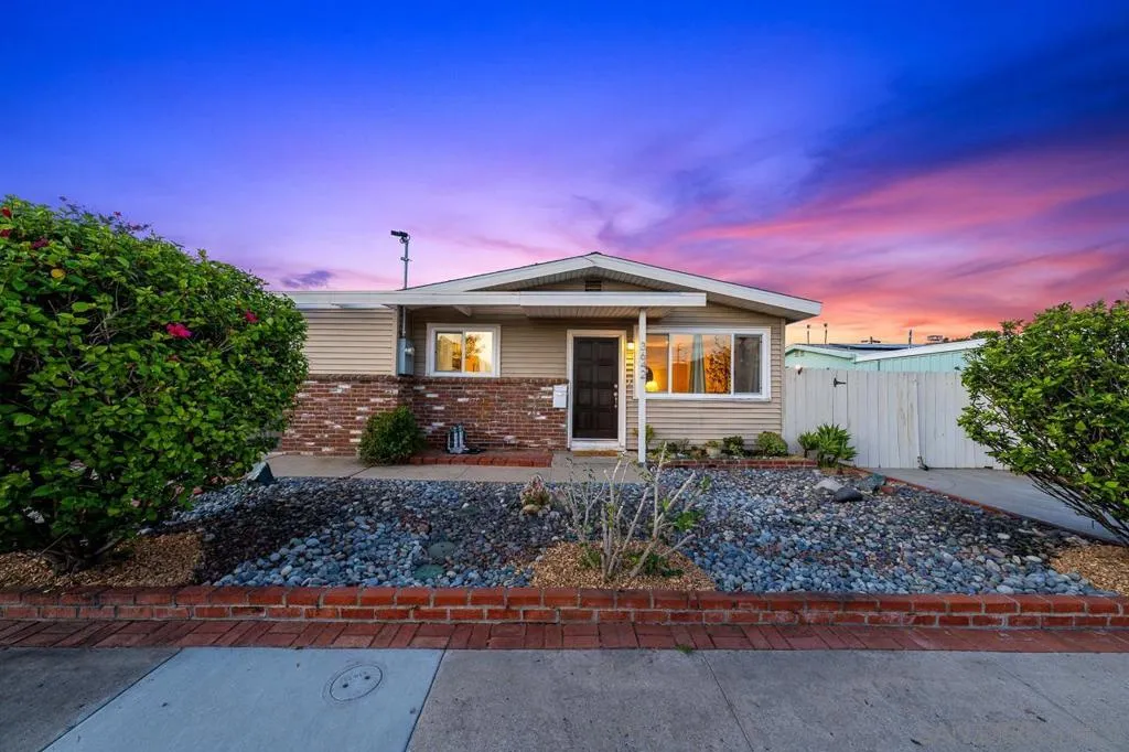 3642 Conrad Avenue, San Diego, California 92117 home-pic-46