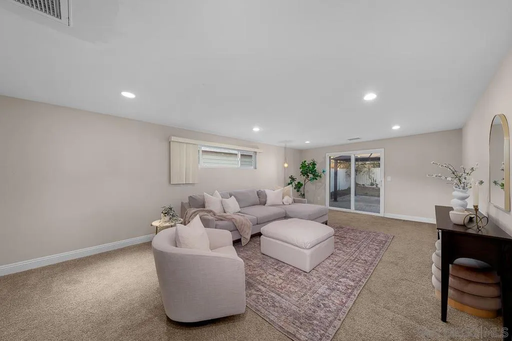 3642 Conrad Avenue, San Diego, California 92117 home-pic-15
