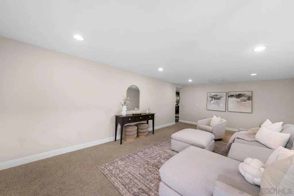 3642 Conrad Avenue, San Diego, California 92117 home-pic-18