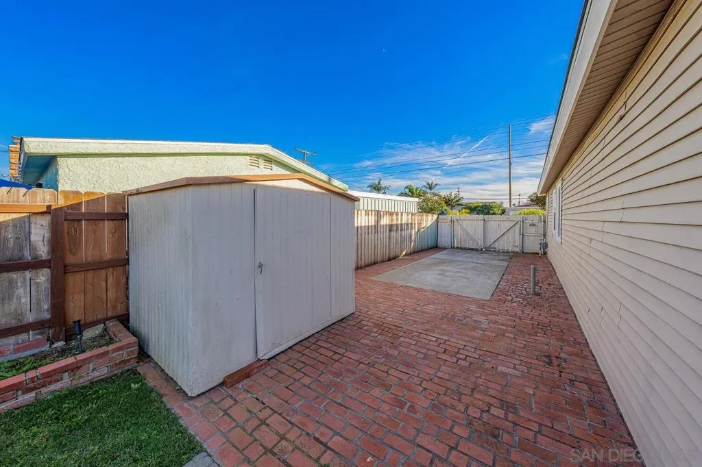3642 Conrad Avenue, San Diego, California 92117 home-pic-36