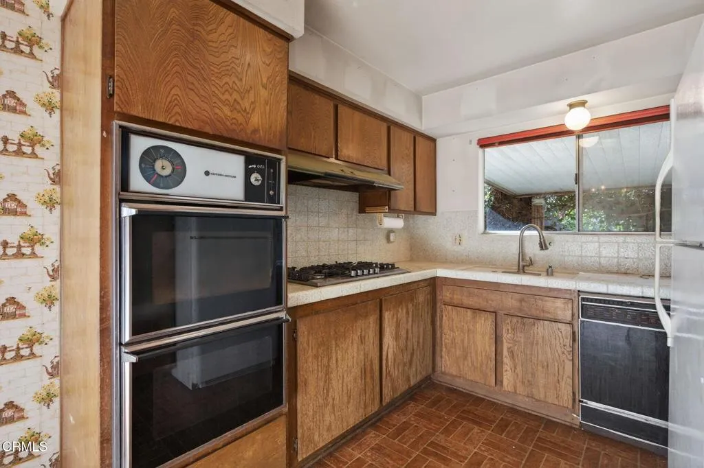 2087 Airedale Avenue, Ventura, California 93003 home-pic-16