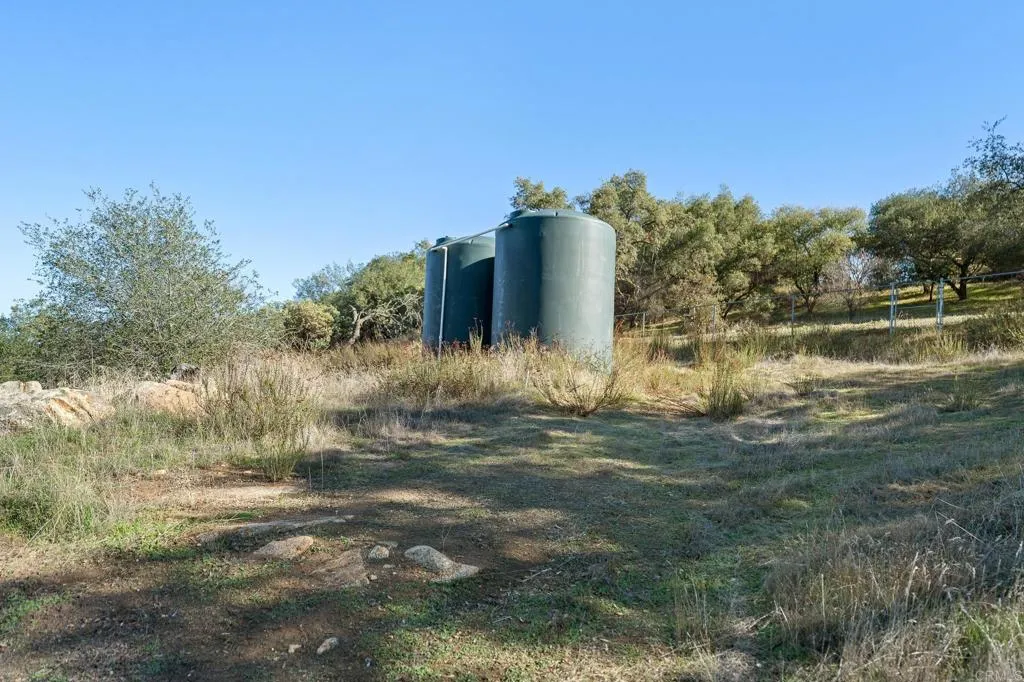 22750 Illahee Drive, Alpine, California 91901 home-pic-52