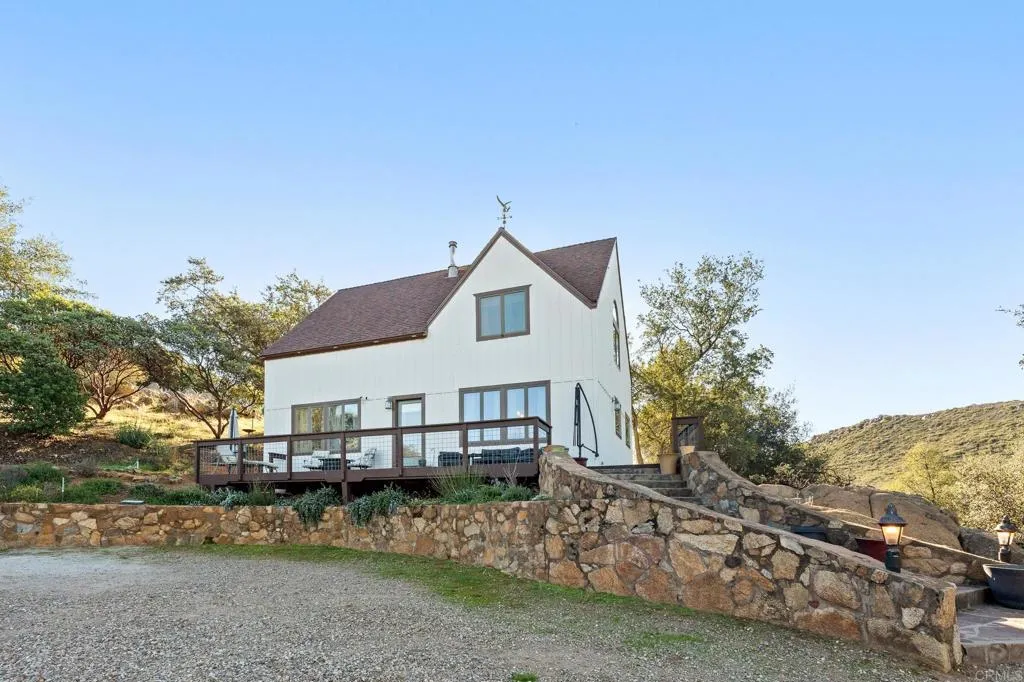 22750 Illahee Drive, Alpine, California 91901 home-pic-0