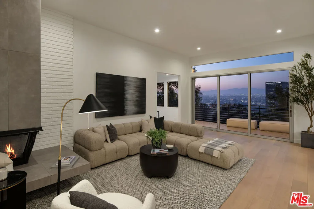 3564 Multiview Drive, Los Angeles, California 90068 home-pic-10