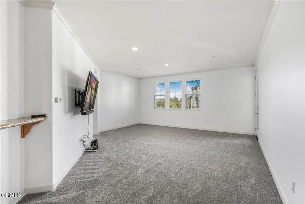 259 Riverdale Court 263, Camarillo, California 93012 home-pic-3