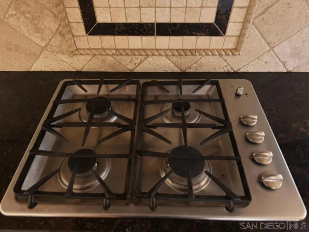 18153 Chretien Court, San Diego, California 92128 home-pic-7
