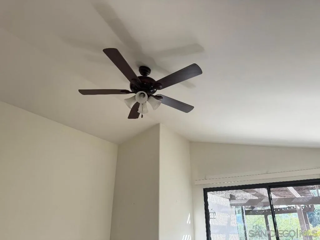 18153 Chretien Court, San Diego, California 92128 home-pic-17