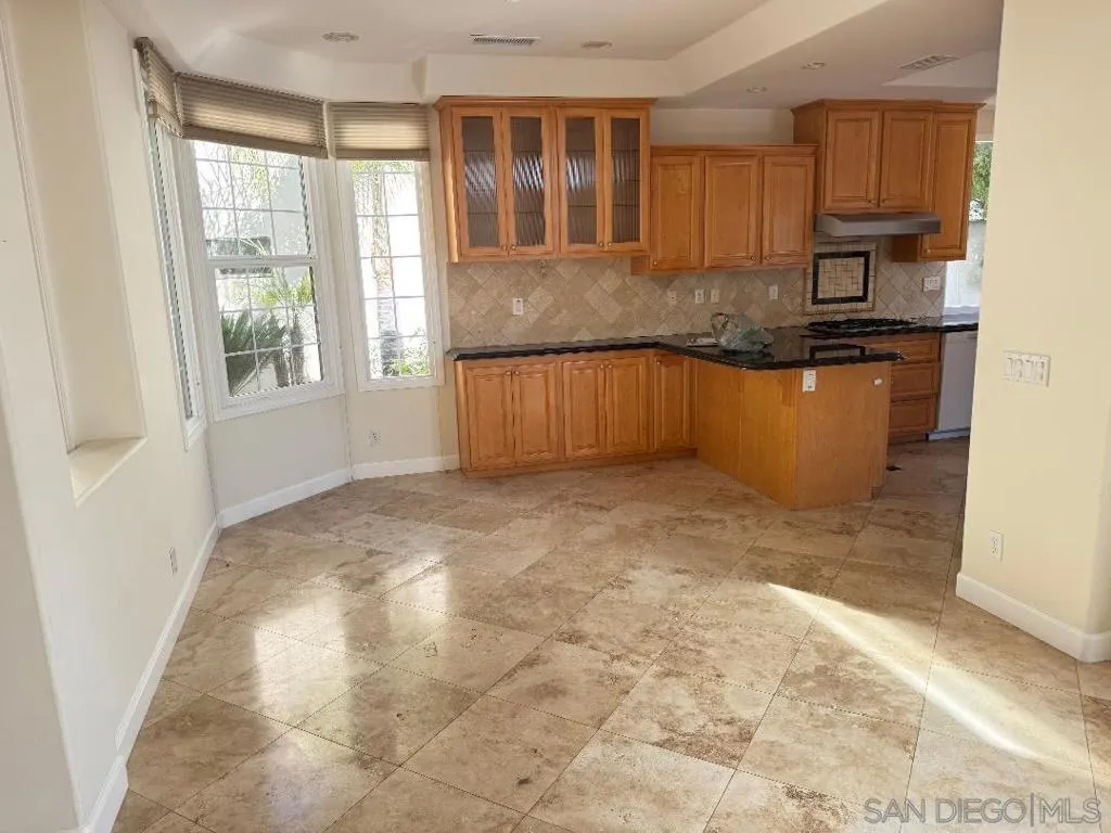 18153 Chretien Court, San Diego, California 92128 home-pic-5