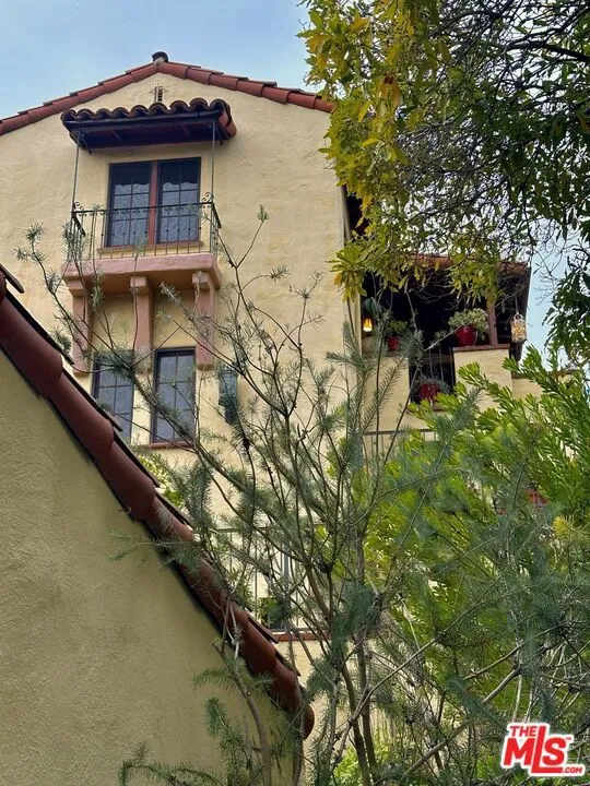 1441 Andenes Drive, Glendale, California 91208 home-pic-55