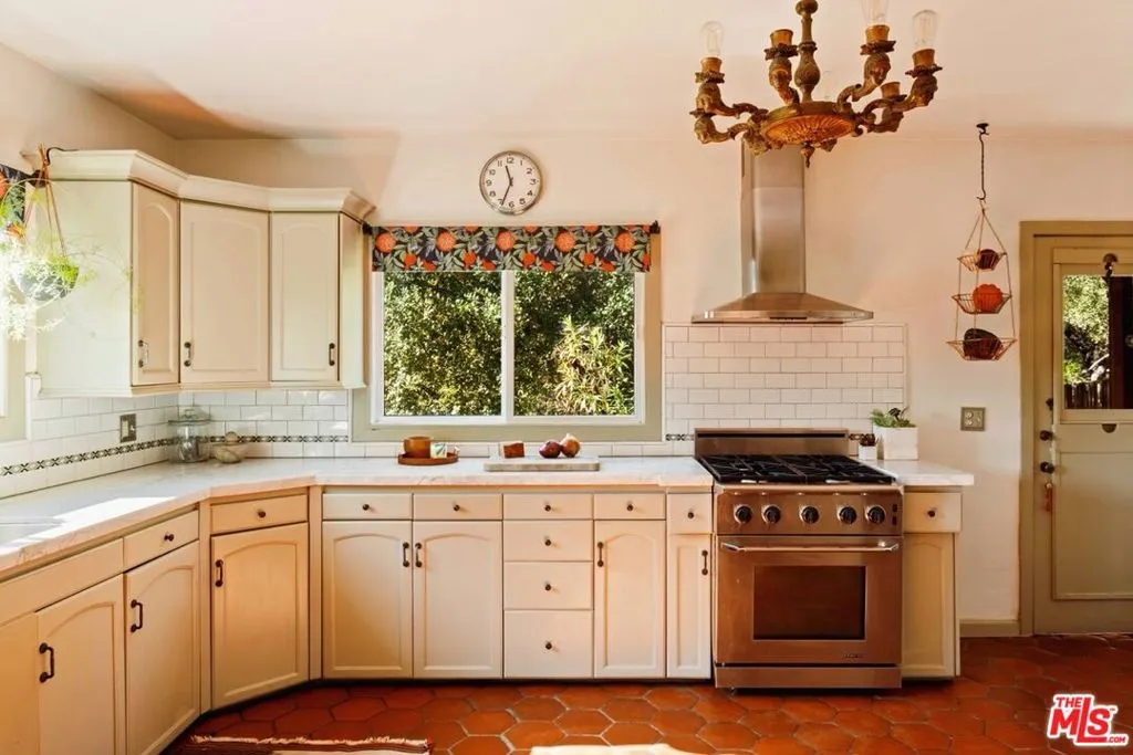 1441 Andenes Drive, Glendale, California 91208 home-pic-29