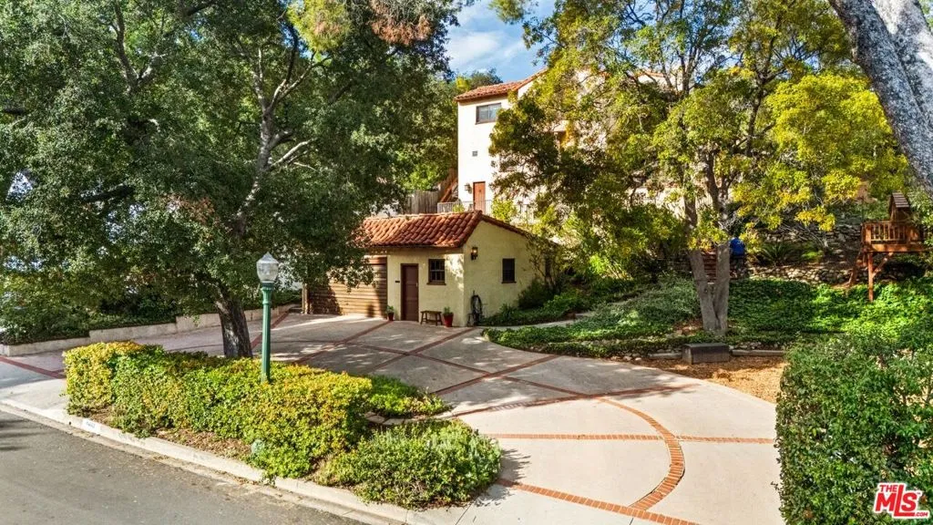 1441 Andenes Drive, Glendale, California 91208 home-pic-57