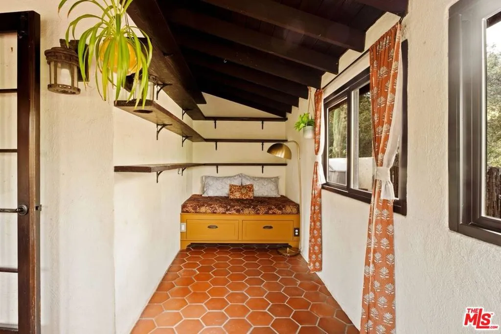 1441 Andenes Drive, Glendale, California 91208 home-pic-45